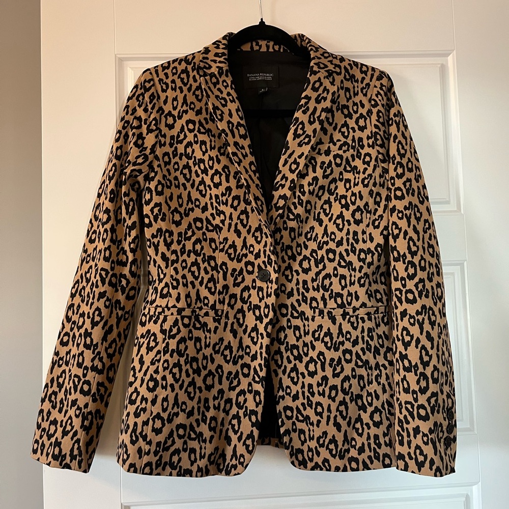 Banana Republic Long and Lean Leopard Print Blazer
